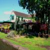 And a nice Italian restaurant at the other side of the lock by PIG and PINEAPPLE – 24 September 2004